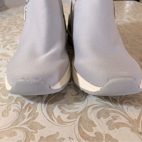 Ryka Boots ‘Guinevere’ Silver Gray Stretch & Side Zip NWOT Gorgeous - Picture 5 of 10